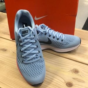 Women’s Nike Air Zoom Pegasus 34 NIB